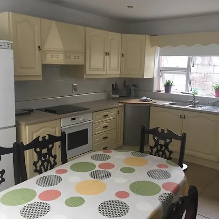 Mcbrides Terrace Town House * Westport